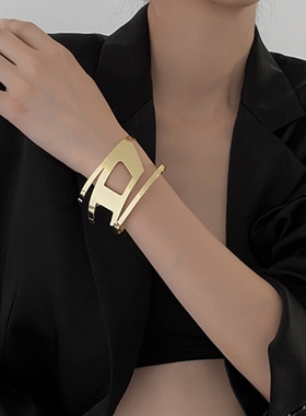 银色臂环饰品女手臂环金属臂钏大臂手镯胳膊配饰臂镯装饰手环臂链