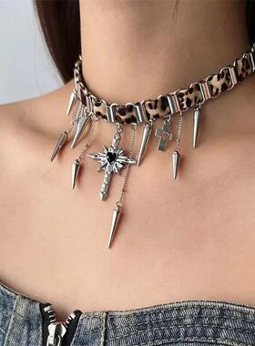New Punk Gohic Rive Cross Pendan Necklaces for Women Men Hip