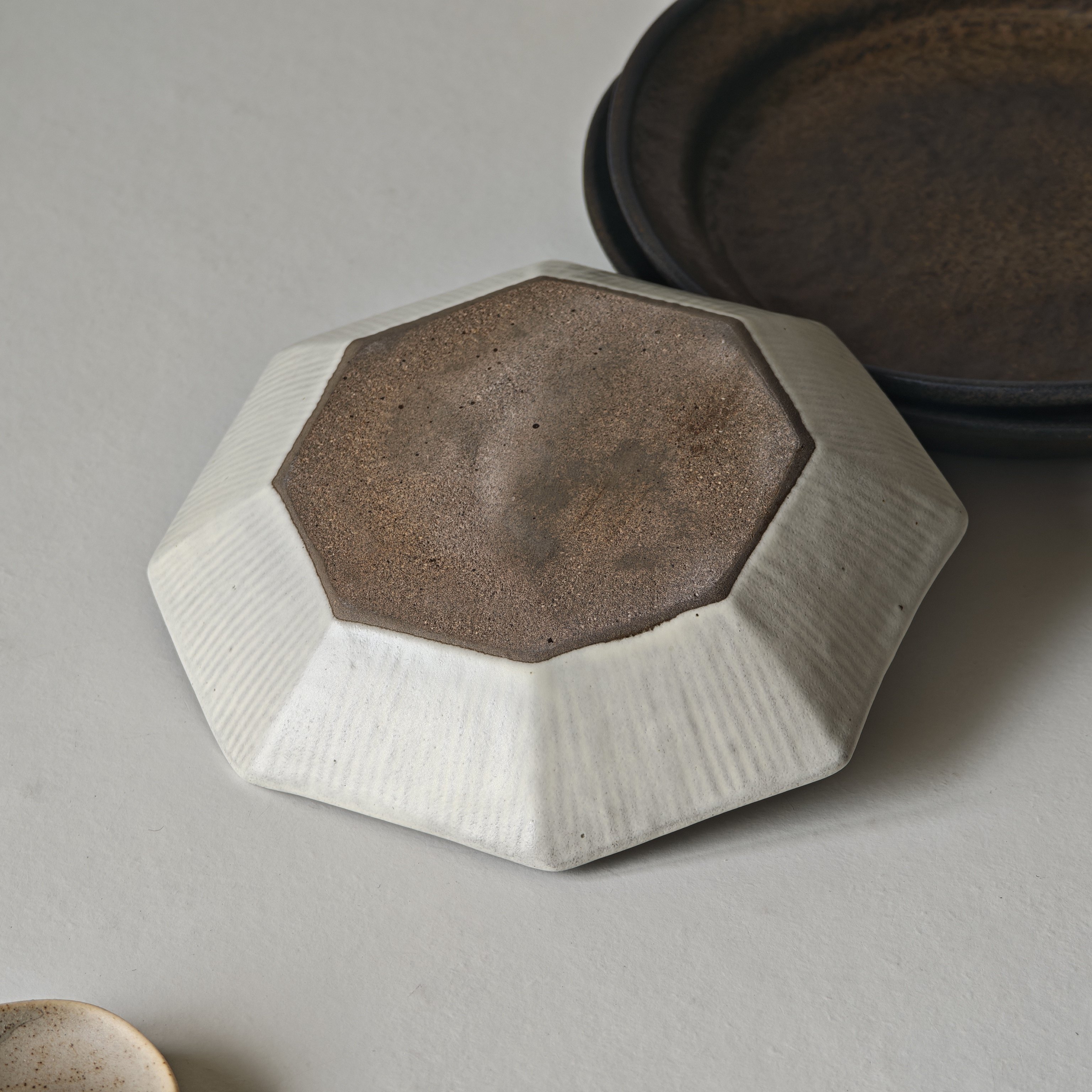 诺裔家 日式器 丸玲制陶志野烧轻量化设计原矿土粉引八边侘寂小盘,淘宝优惠券,粉丝福利购,淘宝优惠卷