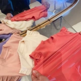 HHKIDS Girl Xiaofei рукава ямы, высокие бомбы Высокие бомбы -все -матч зарубежная рубашка T -Fork 2022 Зимняя одежда GCT332