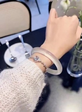 白月光冰透荔枝冻玛瑙手镯子显白