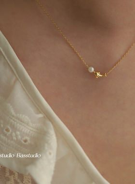 Basstudio小众淡水珍珠小海豚迷你鲸鱼超细项链锁骨链钛钢镀18K金