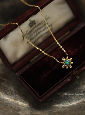 Basstudio Vintage轻奢小巧太阳花火彩仿欧泊石耳钉项链澳宝钛钢