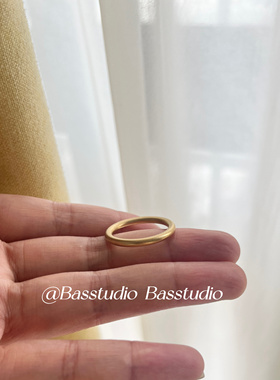 Basstudio 简约不掉色可碰水钛钢古法素圈戒通勤百搭叠戴情侣戒指
