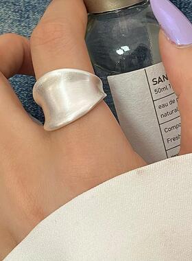 爆款几何拉丝宽面戒指18K铜镀真金小众高级感轻奢简约戒指