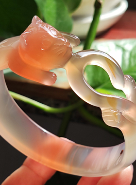 玛瑙印象天然巴西老花料玛瑙雕刻手镯 高冰强荧光 可爱猫咪手镯58