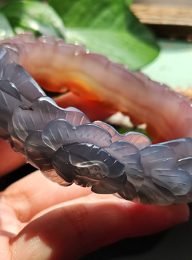 风华绝代 纯天然巴西蓝粉玛瑙雕刻手镯 稀有双色 满圈牡丹55