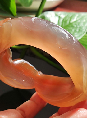 玛瑙印象 纯天然巴西粉玛瑙雕刻手镯 大师工 粉色锦鲤 饱满圆润58