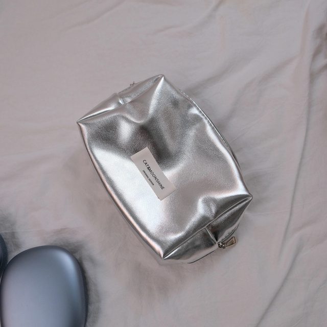 Fashionable niche high-end silver makeup bag storage bag large capacity portable toiletries bag tidy bag inner bag