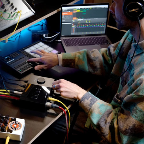 NI Komplete Audio6 MK2录音外置声卡直播专用 专业级USB音频接口 - 图1