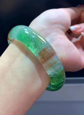 天然西瓜碧玺手镯绿西瓜碧玺手镯规格16x9mm圈口59.6mm