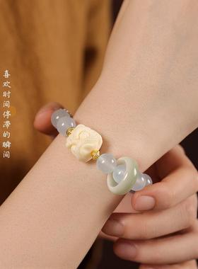 原创天然烟灰玛瑙海蓝宝手串国风瑞兽醒狮跑环单圈素雅水晶手串