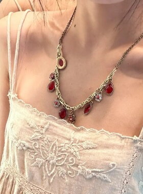 轻奢复古宫廷风红色水滴项链