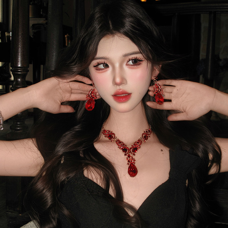 欧美重工红色满钻花纹水滴项链耳环套装女夸张设计感精致锁骨链,淘宝优惠券,粉丝福利购,淘宝优惠卷