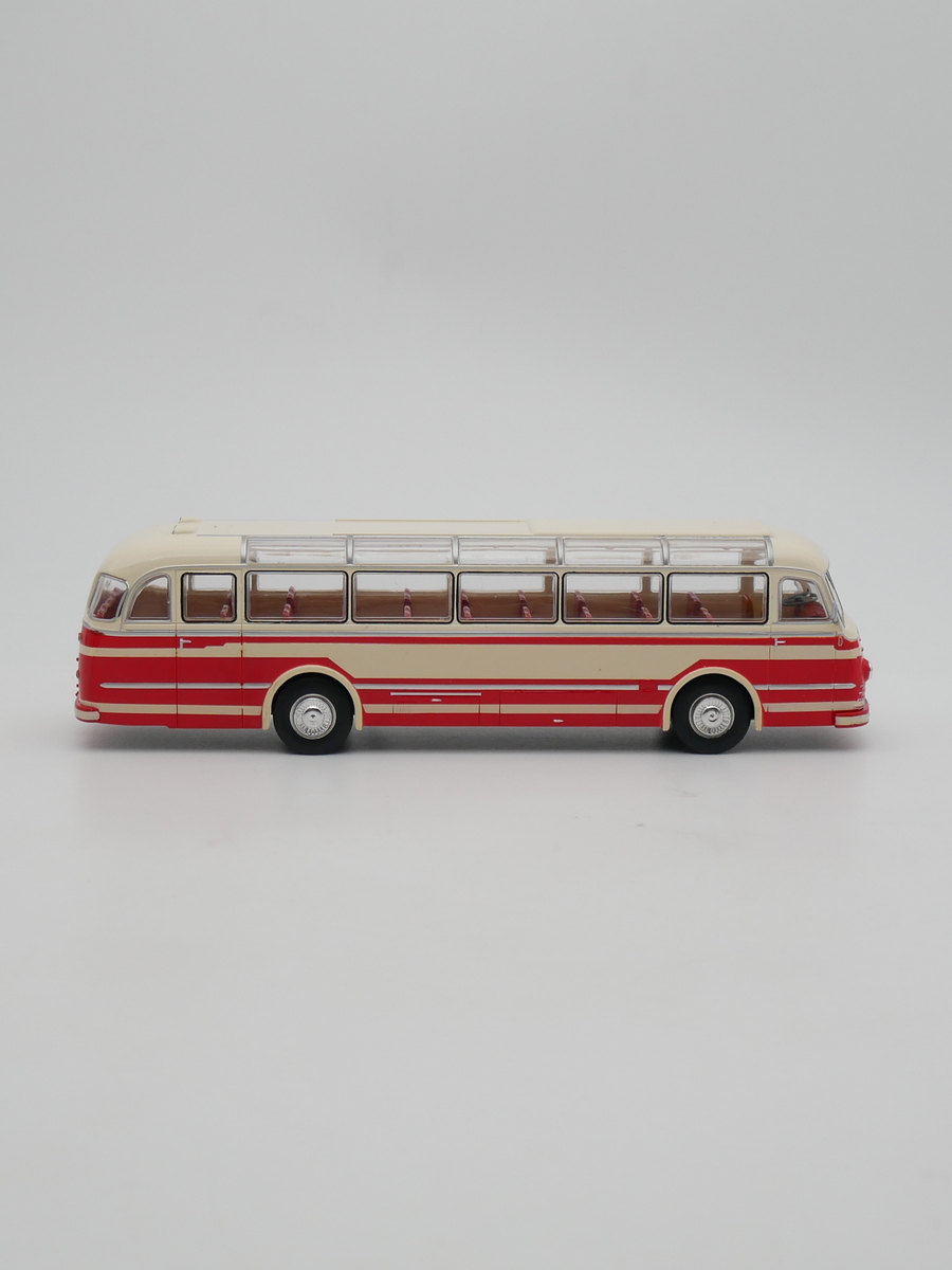 ixo 1:43 BUSSING U9 5000 TU 1951德国大客车布辛巴士汽车模型 - 图1