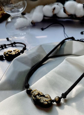 天然白水晶貔貅吊坠彩虹眼黑金曜