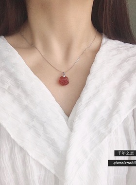 桃花草莓晶项链情侣猫爪吊坠女夏