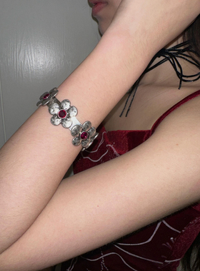 玫红色花瓣复古做旧项链手镯