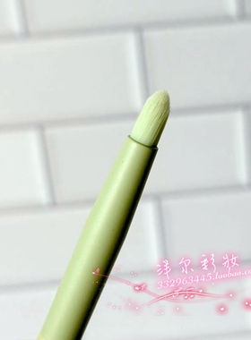 KISSEED罗拉绿野细节卧蚕刷 微晶纳米丝扁头细节刷卧蚕刷提亮眼睑