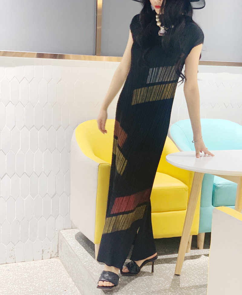 2020夏新品三宅无袖烫金褶皱连衣裙 三宅褶皱女装设计连衣裙