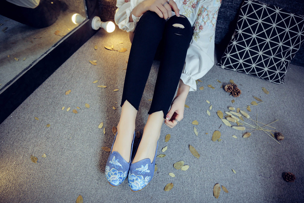 2020新款尖头时尚女单鞋 牛筋底内增高民族风绣花鞋 坡跟布鞋婚鞋,淘宝优惠券,粉丝福利购,淘宝优惠卷