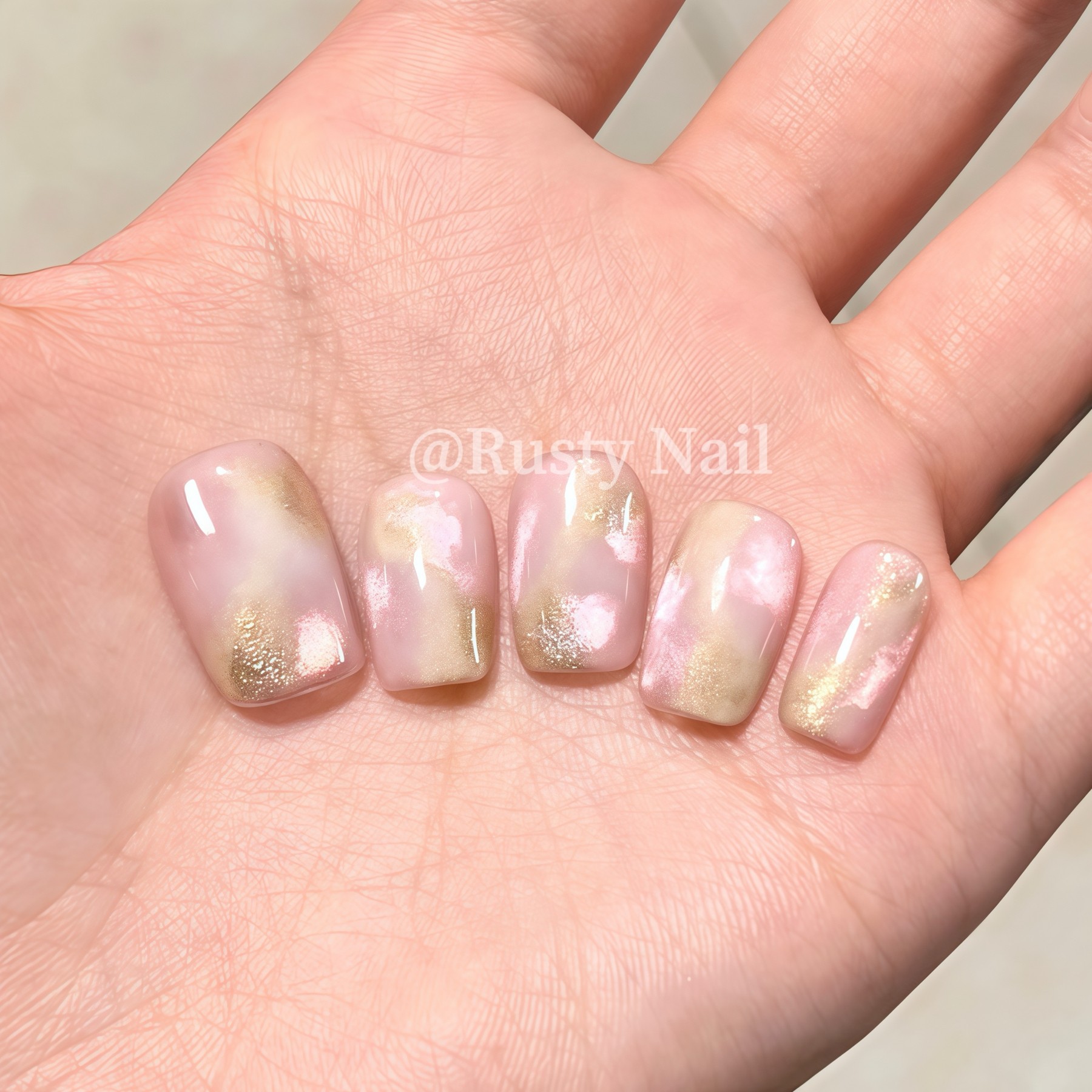 【现货】仙粉醋酸晕染猫眼手工穿戴甲轻奢高级感短款显白美甲贴片,淘宝优惠券,粉丝福利购,淘宝优惠卷