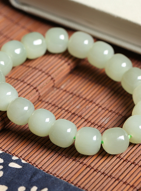 老型珠淡青色和田玉手链