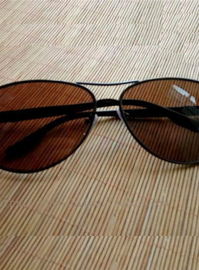 天然茶水晶太阳镜东海茶晶眼镜