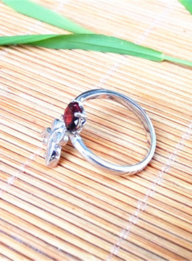 石榴石925银镶嵌美容养颜戒指