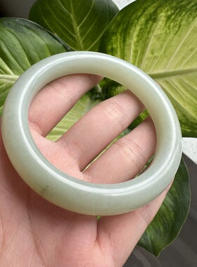 新疆和田玉且末高青白带翠泥鳅背手镯57圈宽12.5厚10带证书