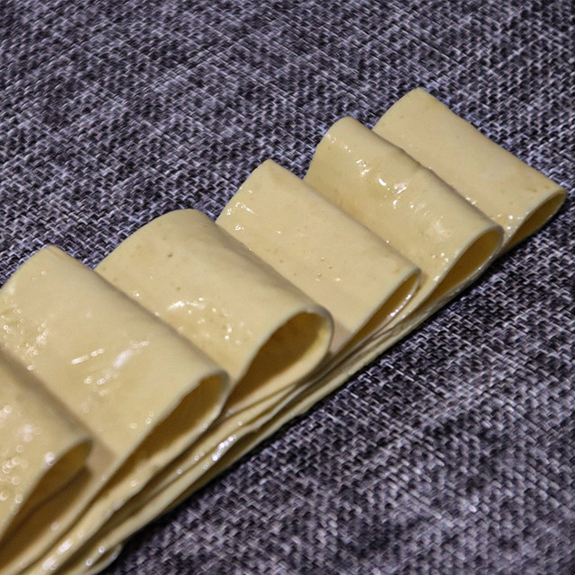 Tofu skin Yunnan cold hot pot fried bean curd skin
