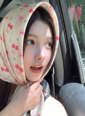 法式海边度假防晒小方巾辣妹穿搭