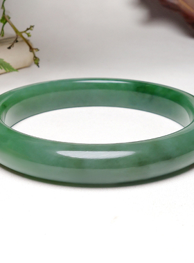 收藏级和田碧玉无黑点女款玉镯