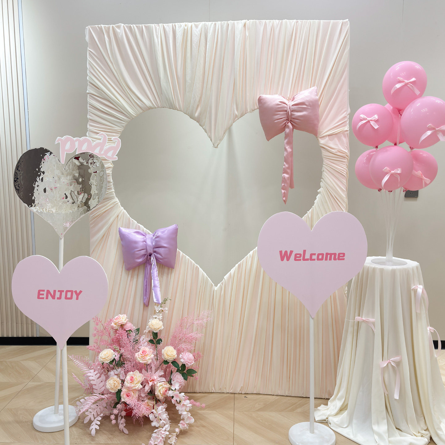 奶白镂空爱心kt板网红打卡背景墙布置婚礼迎宾区生日拍照装饰道具,淘宝优惠券,粉丝福利购,淘宝优惠卷