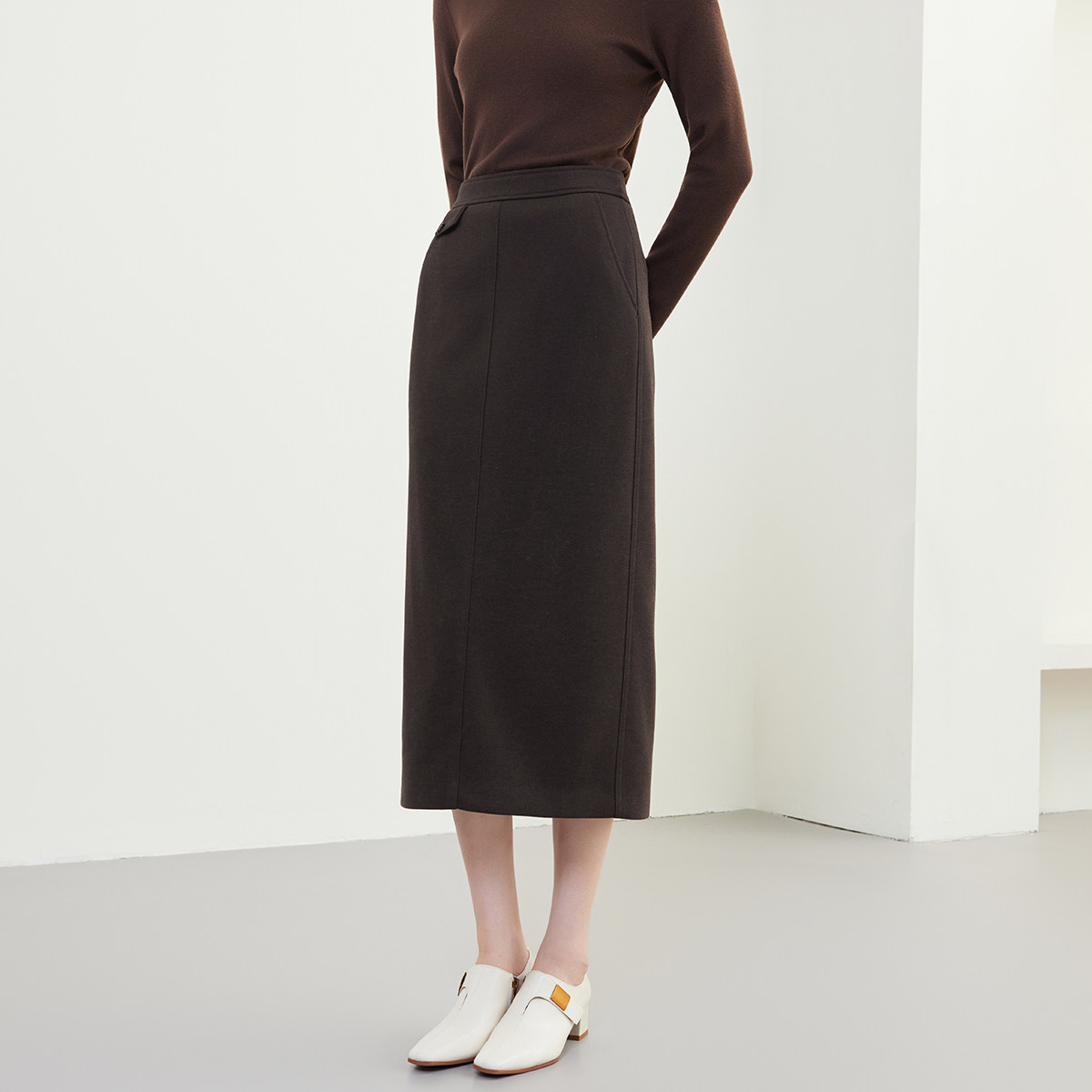 佳人苑半身裙女2025年冬季新款高腰后开叉设计针织半身裙简约时髦,淘宝优惠券,粉丝福利购,淘宝优惠卷