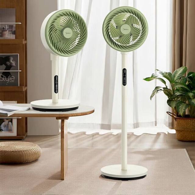 Midea Circulation Fan remotely controls up and down long distance to deliver air