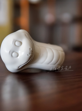 曲阳秋鸿定瓷生肖蛇装饰摆件