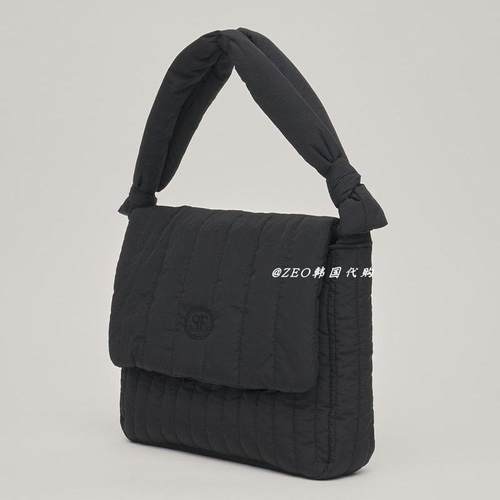 ZEO 韩国代购 sienne 官网直邮 Cross Padding 羽绒棉单肩斜挎包 - 图3
