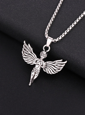 2025秋冬新款天使翅膀钛钢项链欧美复古爱神丘比特吊坠情侣毛衣链