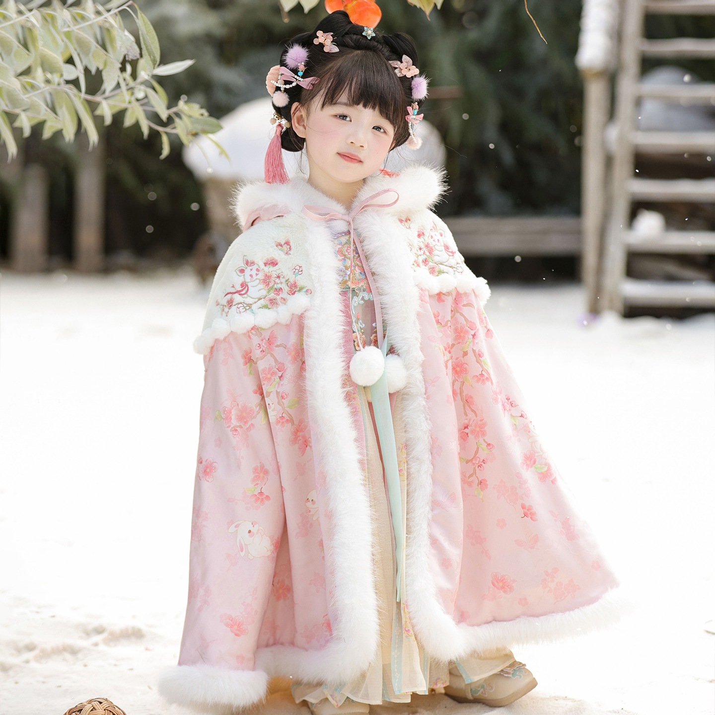 汉服女童冬款2025新款儿童冬季保暖大斗篷小女孩国风仙气披风外套 - 图1