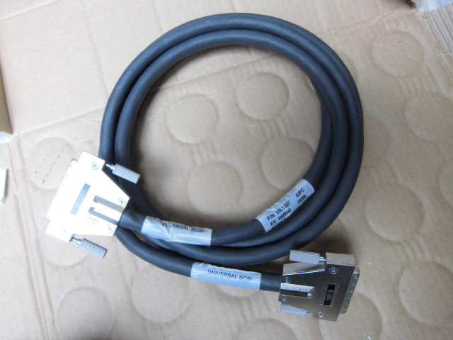 IBM HD68-M to HD68-M Universal SCSi Cable 35L1307  2.6米68针 - 图1