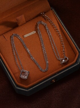 小美时尚简约百搭方形锆石项链