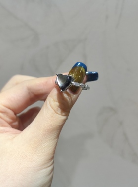 2025新品简约ins风爱心黑贝钛钢托开口可调节戒指饰品孤品