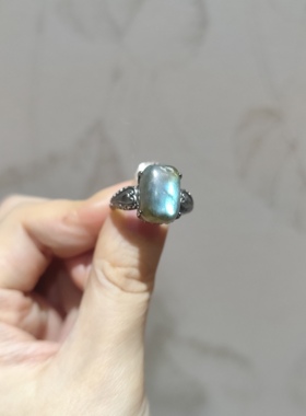 2025新品方糖款钛钢托纯天然拉长石蓝绿光指环开口可调节戒指饰品