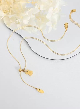 2025年夏季小众设计锁骨链可爱卡通兔子胡萝卜项链女不锈钢吊坠