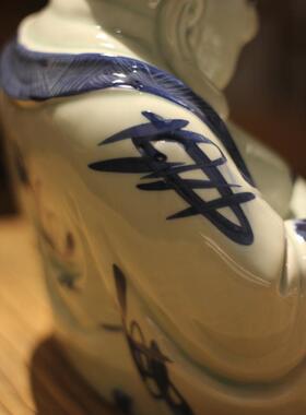 陶瓷手绘青花人物摆件弥勒佛坐像