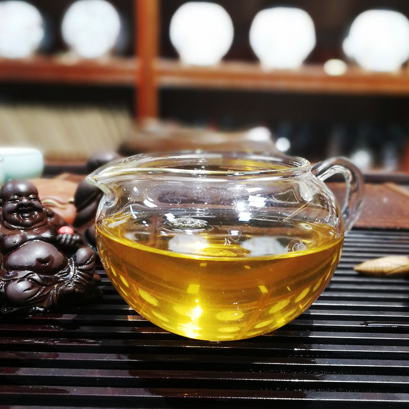 云南普洱茶西双版纳生早春生普茶土特产小吃品质潽洱生茶