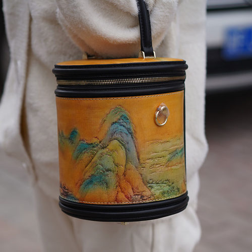 订制真皮雕刻包包女士高级感时尚水桶包圆筒包单肩圆桶包女 - 图0