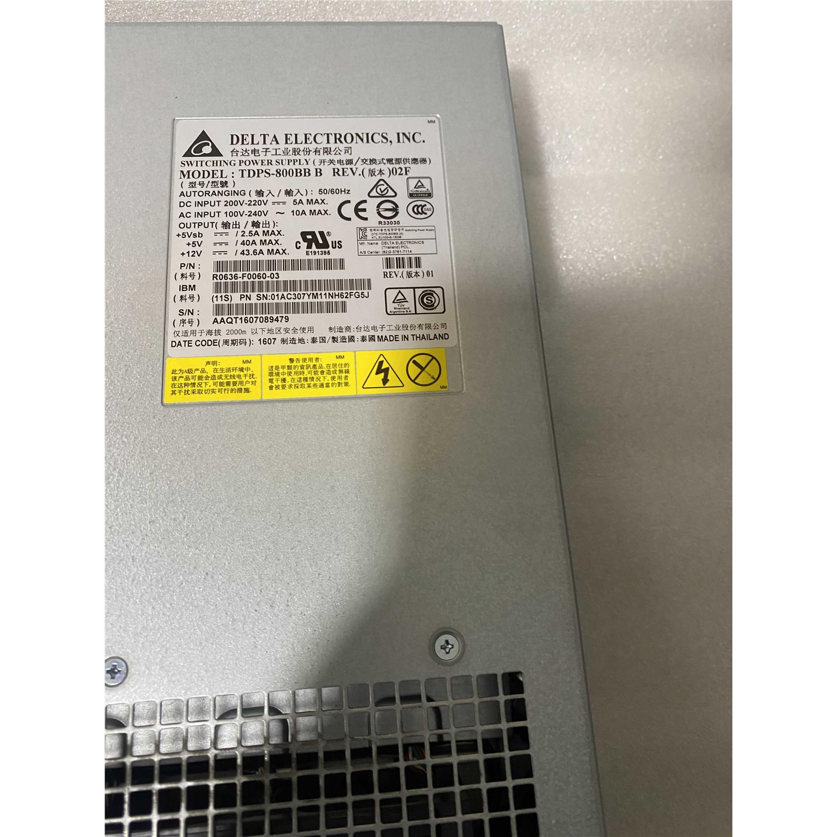 IBM 800W V7000 G2 扩展柜 2076-24F V3500 电源 01AC550 01AC307 - 图1