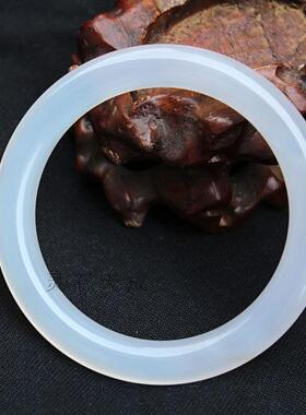 天然羊脂级送妈妈玉镯子